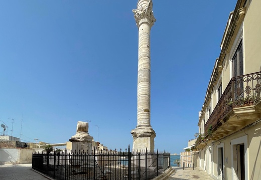 Brindisi, colonne romaine #01 (1820 visites) Brindisi, colonne romaine #01