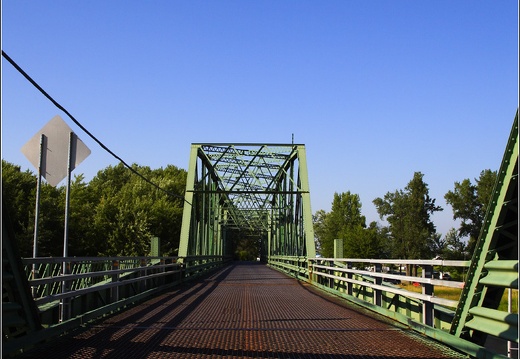 Pont entre Sainte-Anne-de-Pérade et Batiscan (1894 visites) Pont entre Sainte-Anne-de-Pérade et Batiscan