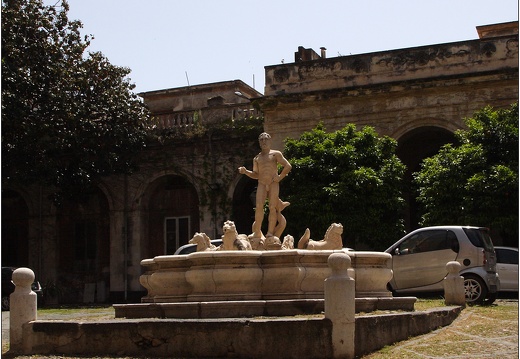 Catane, fontana di nettuno (Palazzo Bruca) (3446 visites) Catane, fontana di nettuno (Palazzo Bruca)
