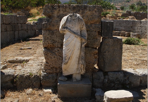 Ancienne Corinthe, statue (811 visites) Ancienne Corinthe, statue
