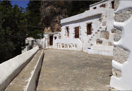 Azogires, monastère des 99 Saints #05 (2408 visites) Azogires, monastère des 99 Saints #05