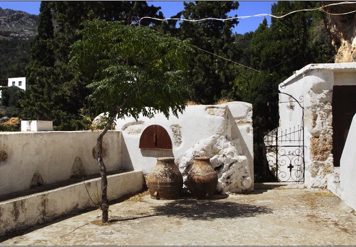 Azogires, monastère des 99 Saints #07 (2479 visites) Azogires, monastère des 99 Saints #07
