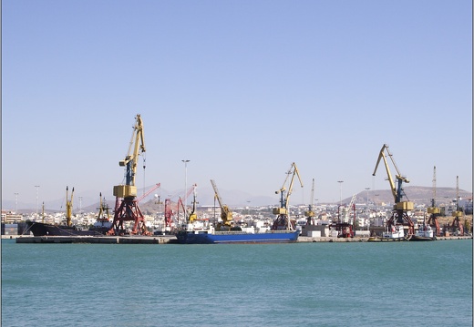 Heraklion, port industriel #24 (3344 visites) Heraklion, port industriel #24