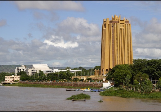 Bamako, rives du Niger, BCEAO #02 (4367 visites) Bamako, rives du Niger, BCEAO #02