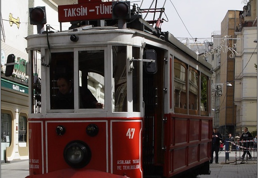 Rue İstiklal, ancien Tramway #01 (1451 visites) Rue İstiklal, ancien Tramway #01