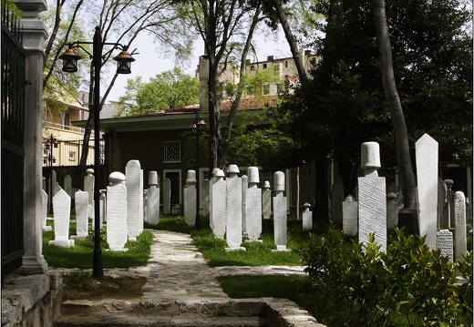 Musée de Mevlevihanesi, cimetière #01 (1044 visites) Musée de Mevlevihanesi, cimetière #01